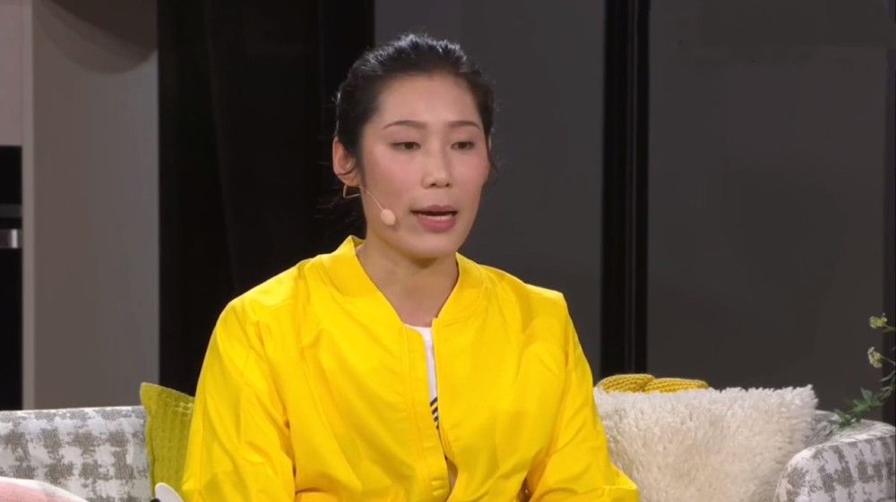 格蕾丝是亿万富翁西蒙·阿特米斯的私生女。
