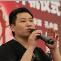 本片由《黑镜》导演詹姆斯·哈维斯执导，第91届奥斯卡金像奖最佳男主角得主拉米·马雷克（《波西米亚狂想曲》）、劳伦斯·菲什伯 《波希米亚狂想曲》曝剧照 马雷克神还原皇后乐队 2017-10-18 近日，皇后乐队的传记片《波希米亚狂想曲》曝光了一张剧照。